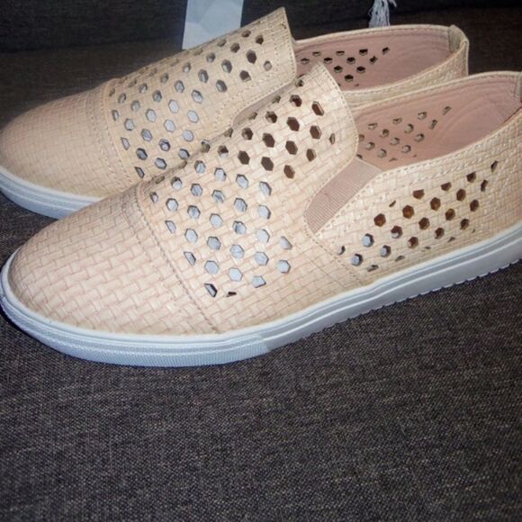 Nib MATA SLIP ON LASER CUT SNEAKERS IN BLUSH - Picture 5 of 10